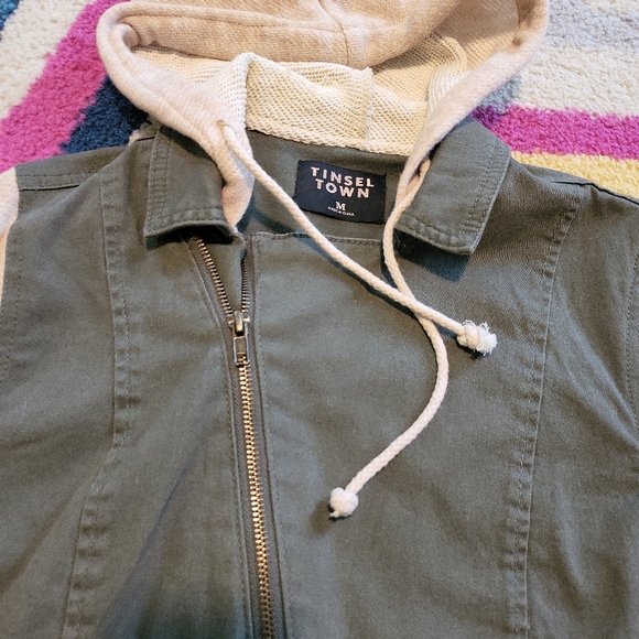 Juniors Size Medium Tinsel Town Army Green Jacket With Sweatshirt Sleeves & Hood - Picture 4 of 9